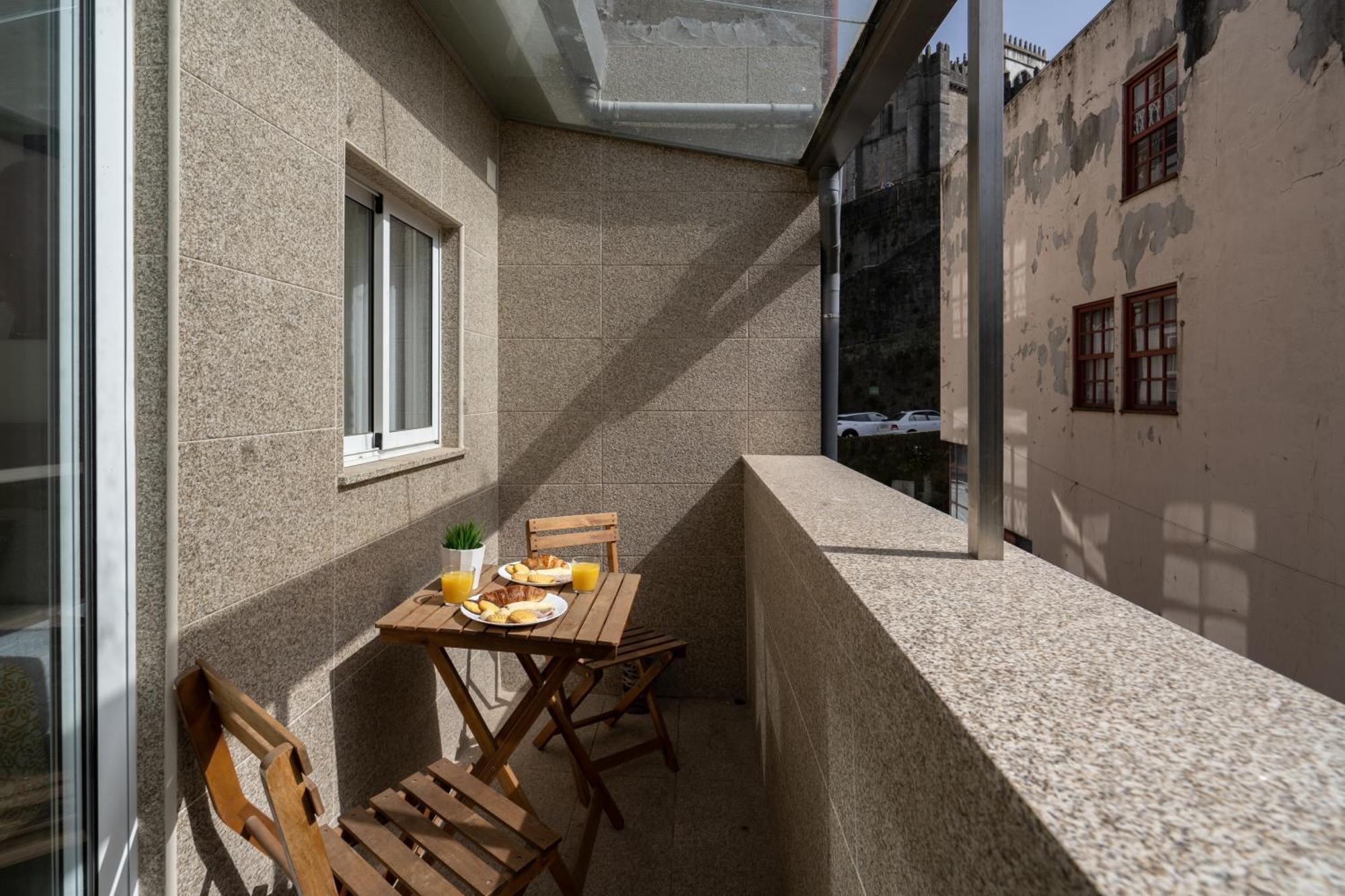 Host Wise - Spacious Noble Apartaments Ace Location Porto Eksteriør bilde